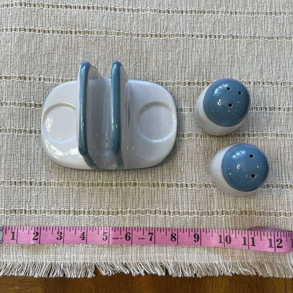 Big Ceramic Salt &‎ Pepper Shaker / Napkin Combo Cottage Core